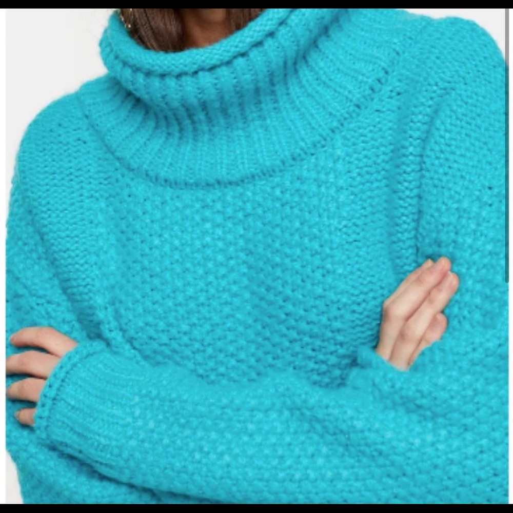 Turtle neck turquoise sweater